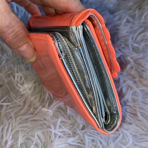 Betsy Johnson make up toiletry bag and small orange short wallet - Picture 8 of 8